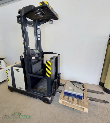 Crown LP3500 1t Electric order picker